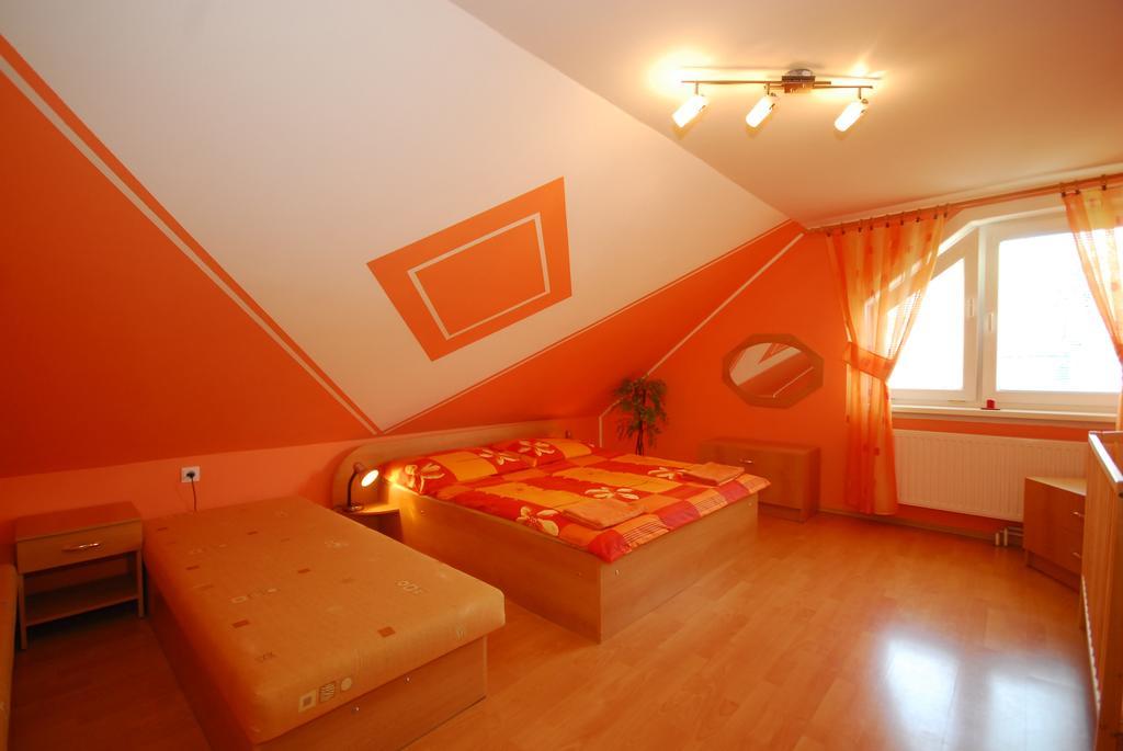Apartman Elegant Bešeňová Rum bild