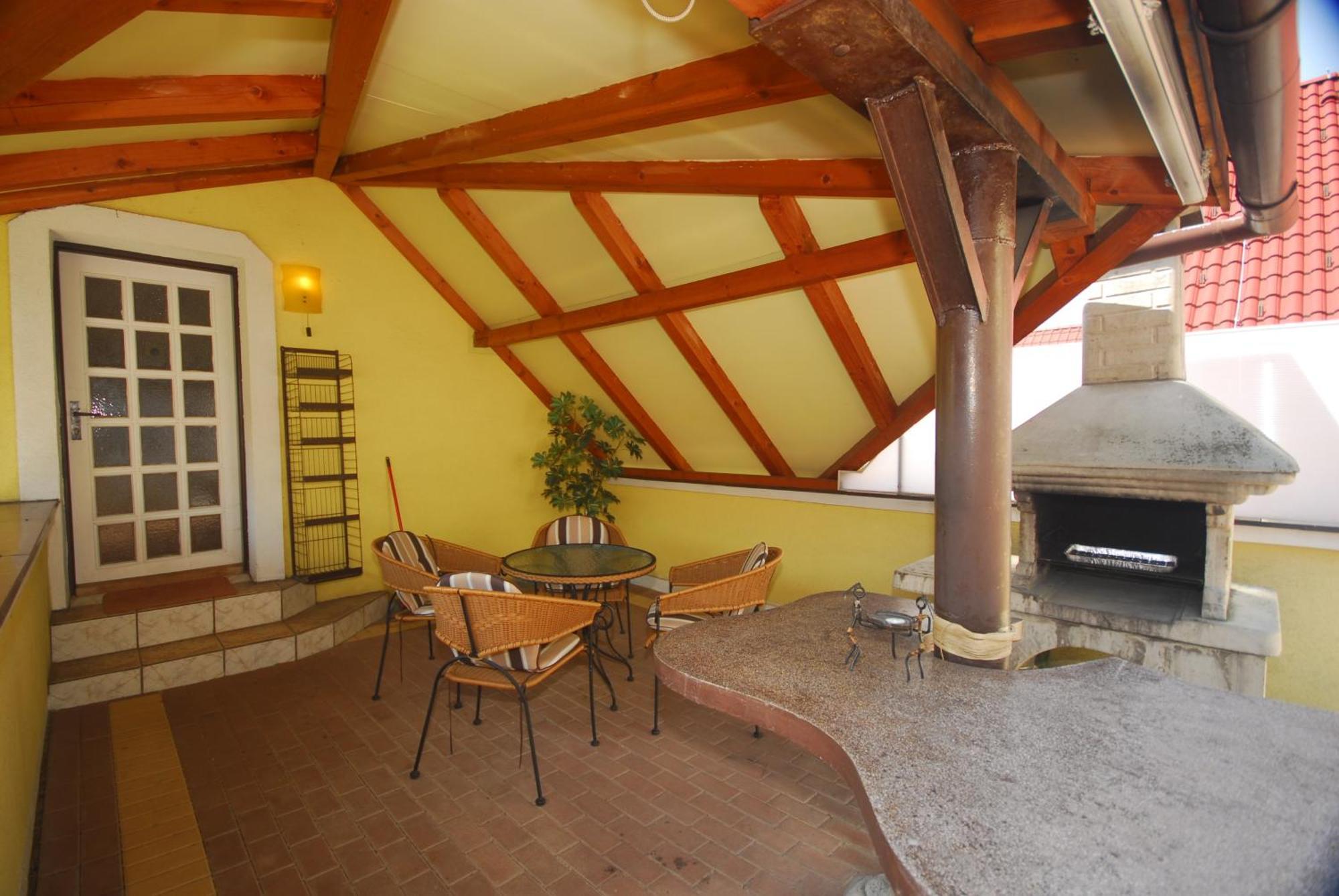 Apartman Elegant Bešeňová Exteriör bild