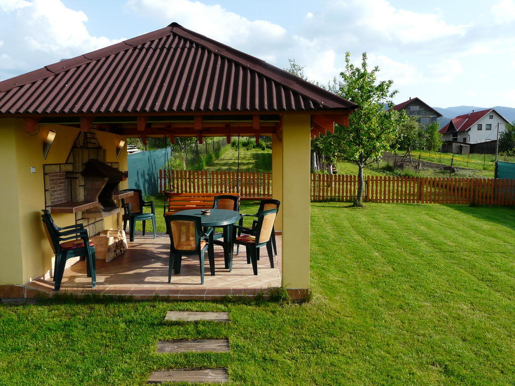 Apartman Elegant Bešeňová Exteriör bild