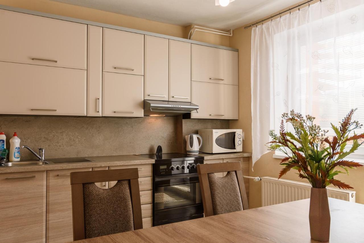 Apartman Elegant Bešeňová Exteriör bild