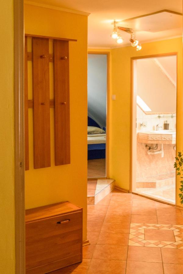 Apartman Elegant Bešeňová Exteriör bild